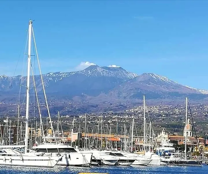 Дом отдыха Magic Etna And Glamorous Blue Sea Рипосто